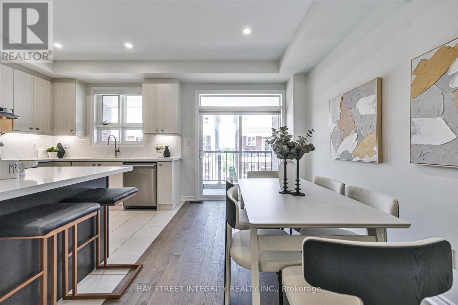 23 CHICAGO LANE - 12