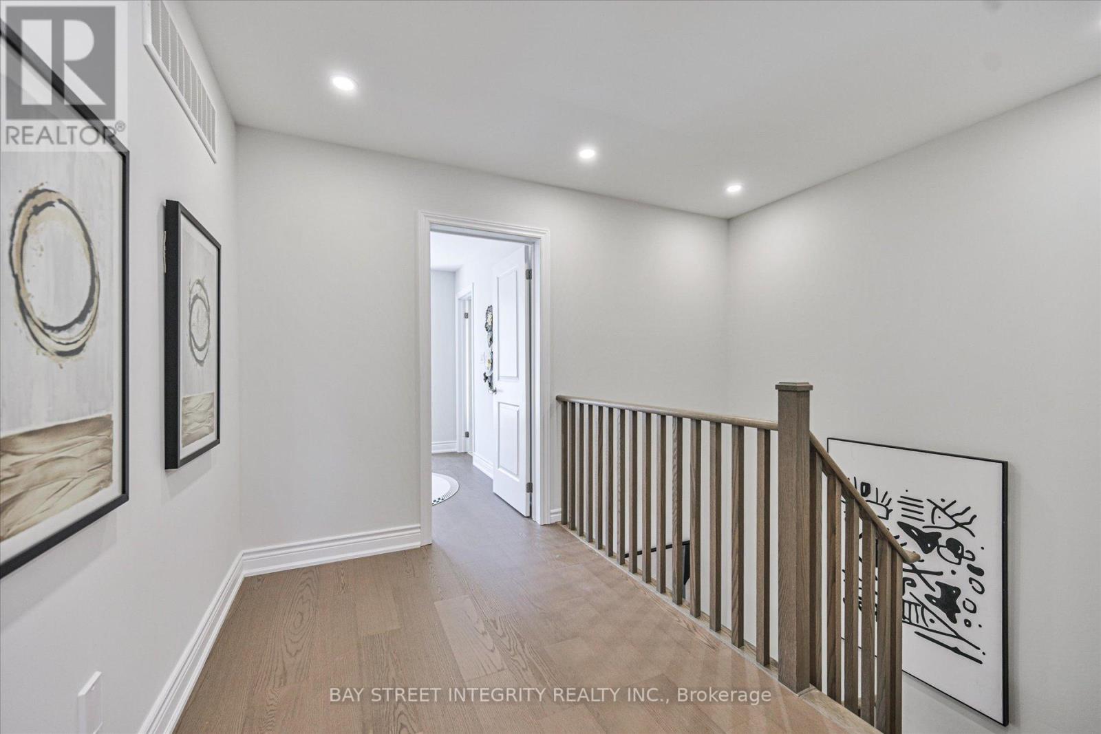 23 CHICAGO LANE - 19