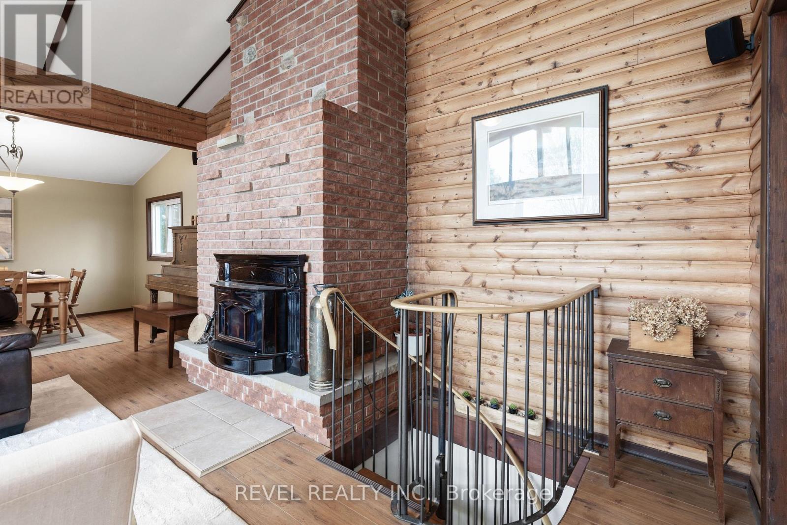 18 LAKEVIEW BOULEVARD - 22