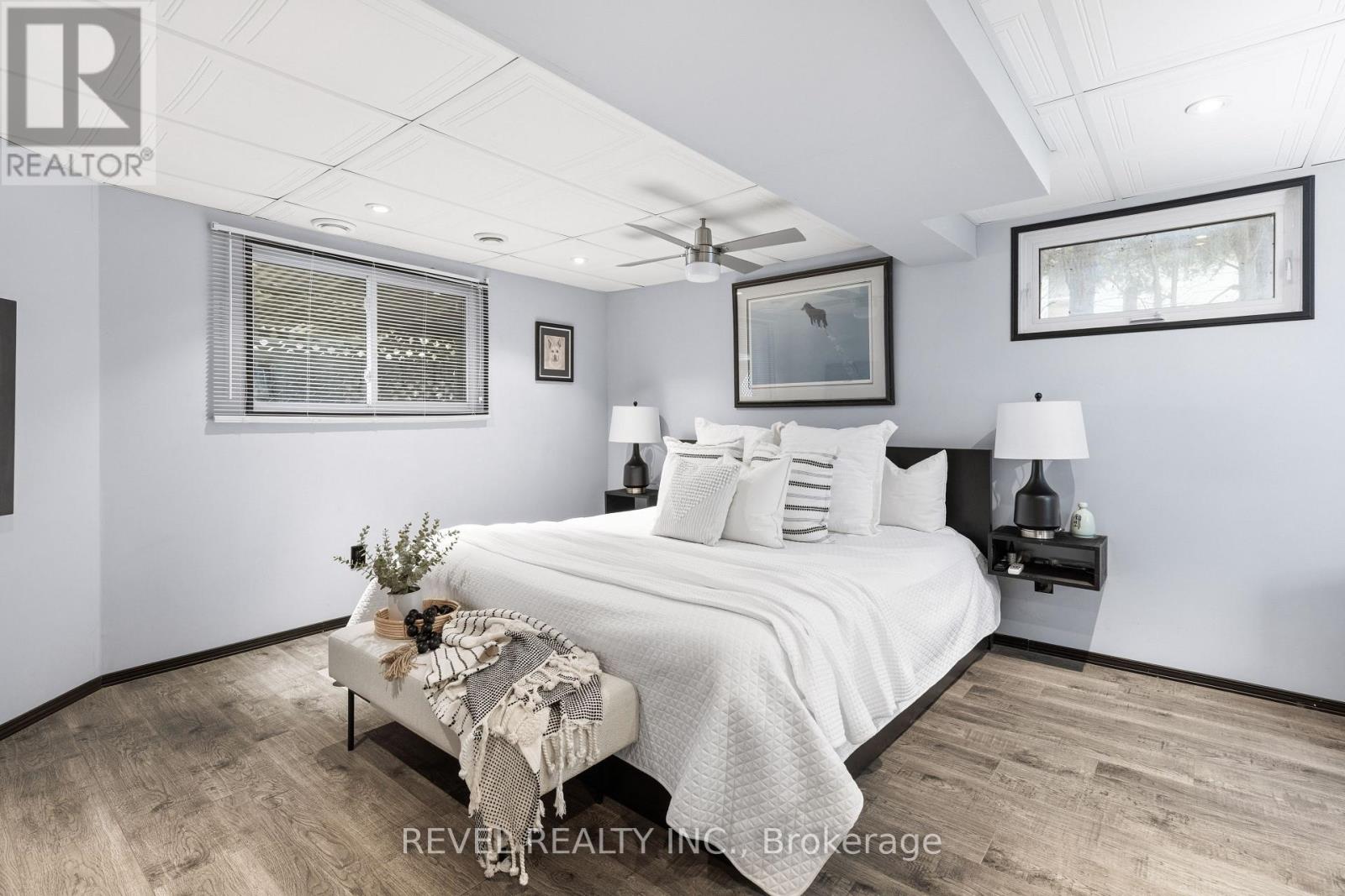 18 LAKEVIEW BOULEVARD - 29