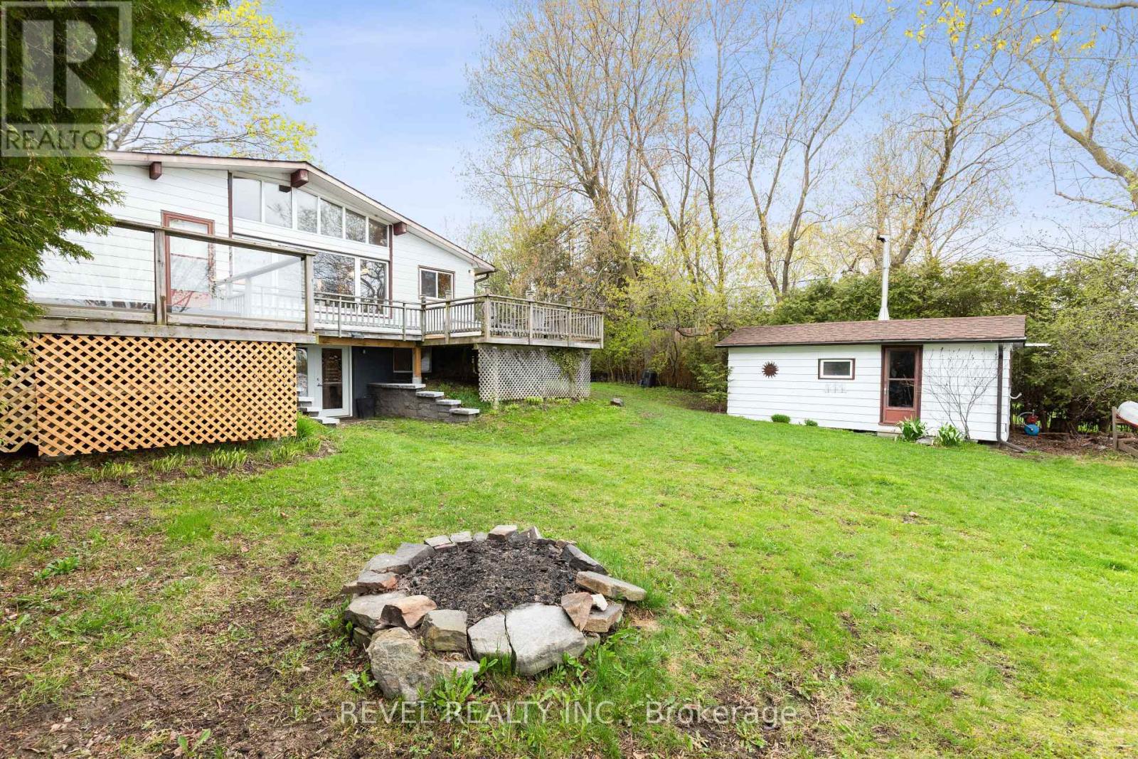 18 LAKEVIEW BOULEVARD - 35
