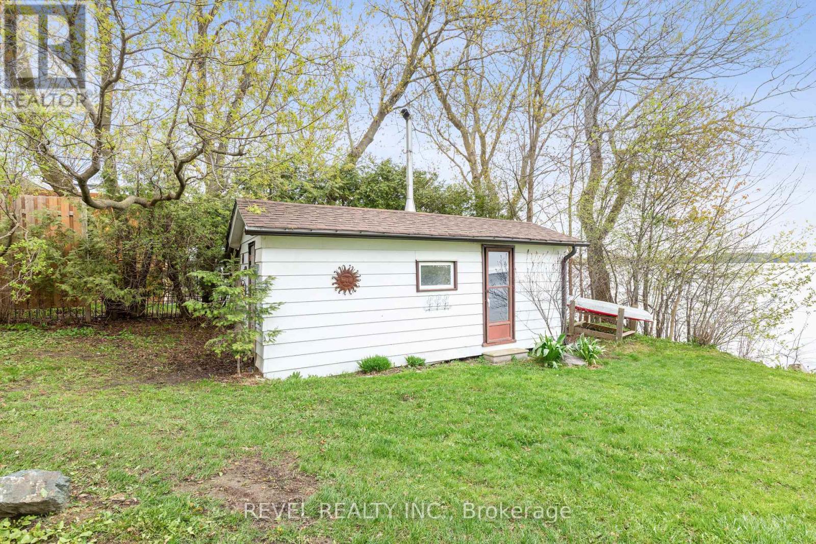 18 LAKEVIEW BOULEVARD - 39