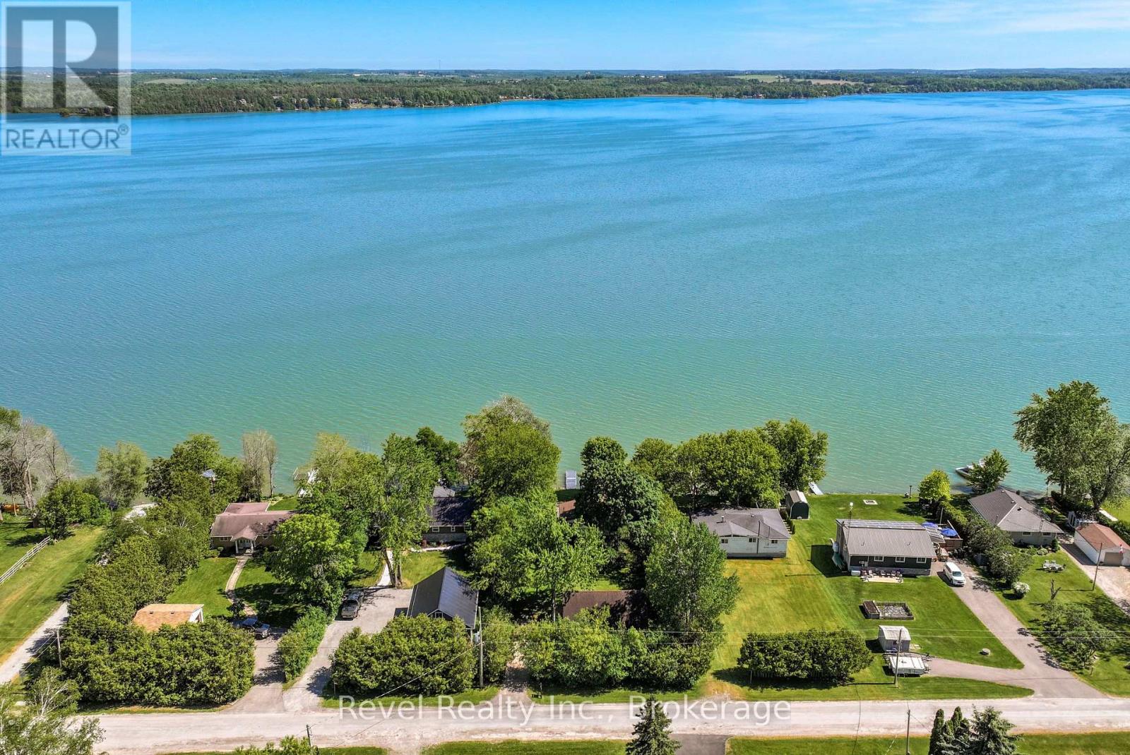 18 LAKEVIEW BOULEVARD - 45