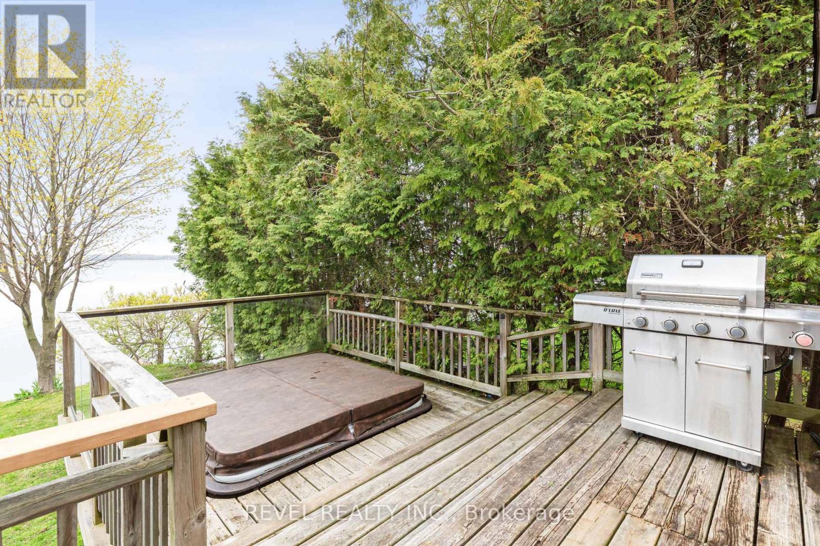18 LAKEVIEW BOULEVARD - 38