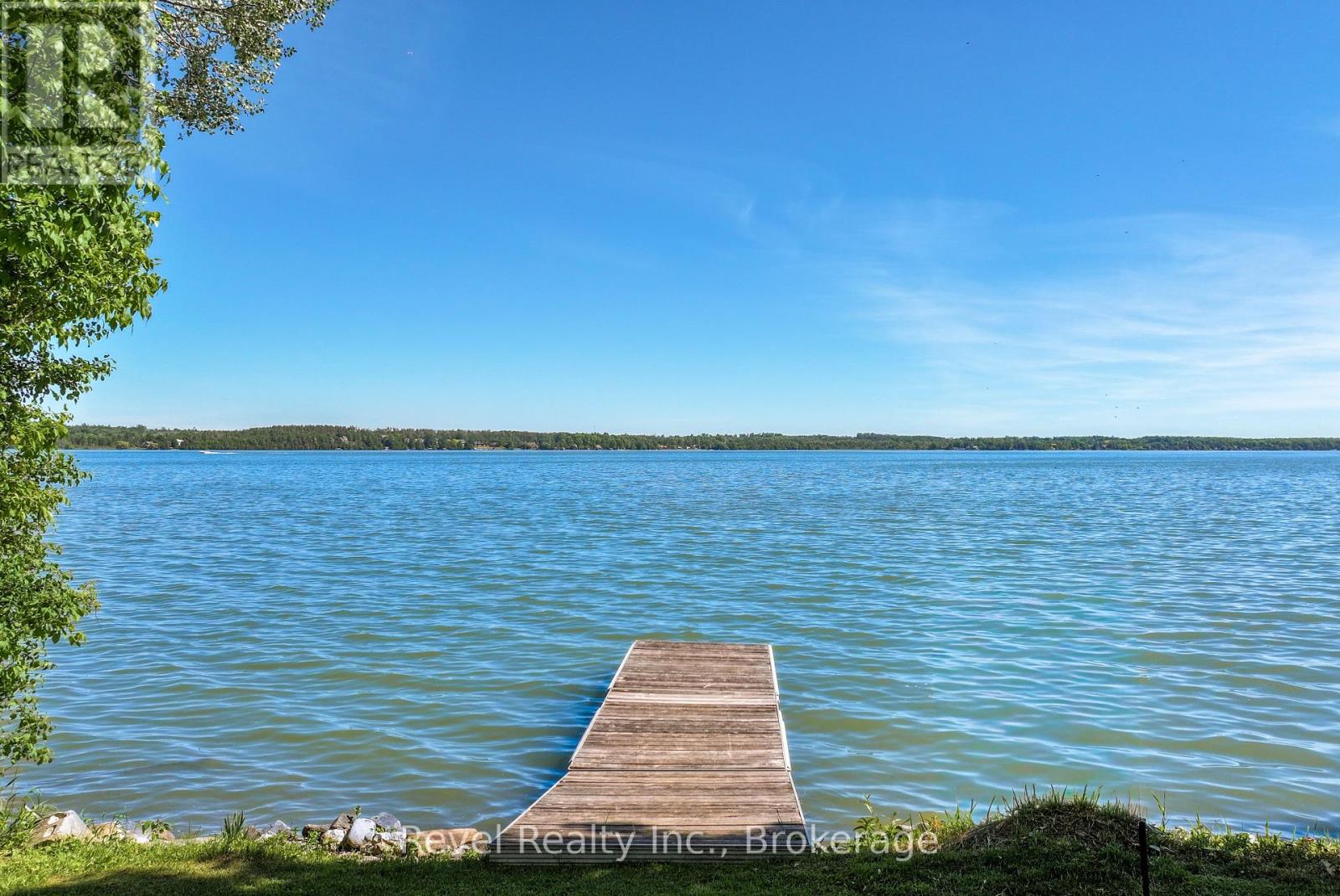 18 LAKEVIEW BOULEVARD - 44