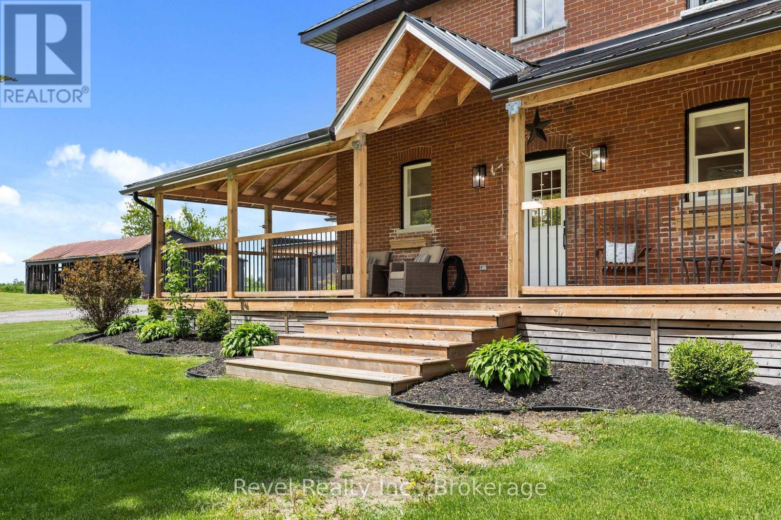 454 COLBORNE STREET W - 4