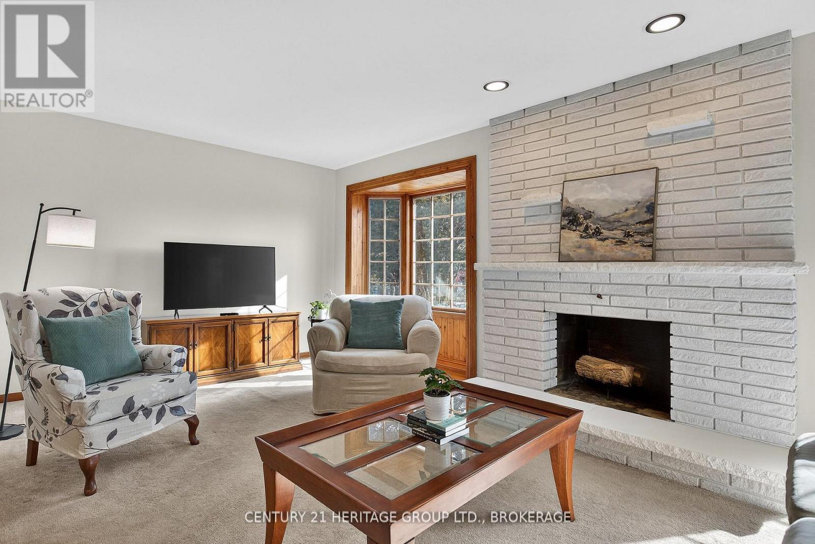 20 OAKRIDGE AVENUE - 13