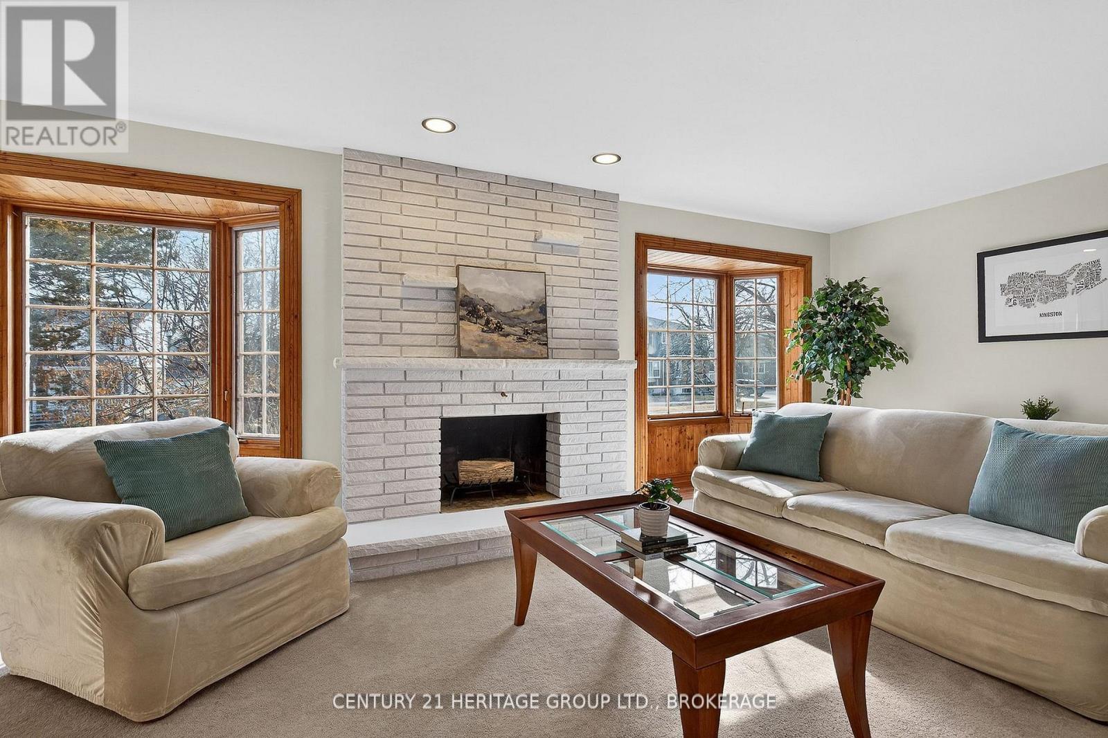 20 OAKRIDGE AVENUE - 12