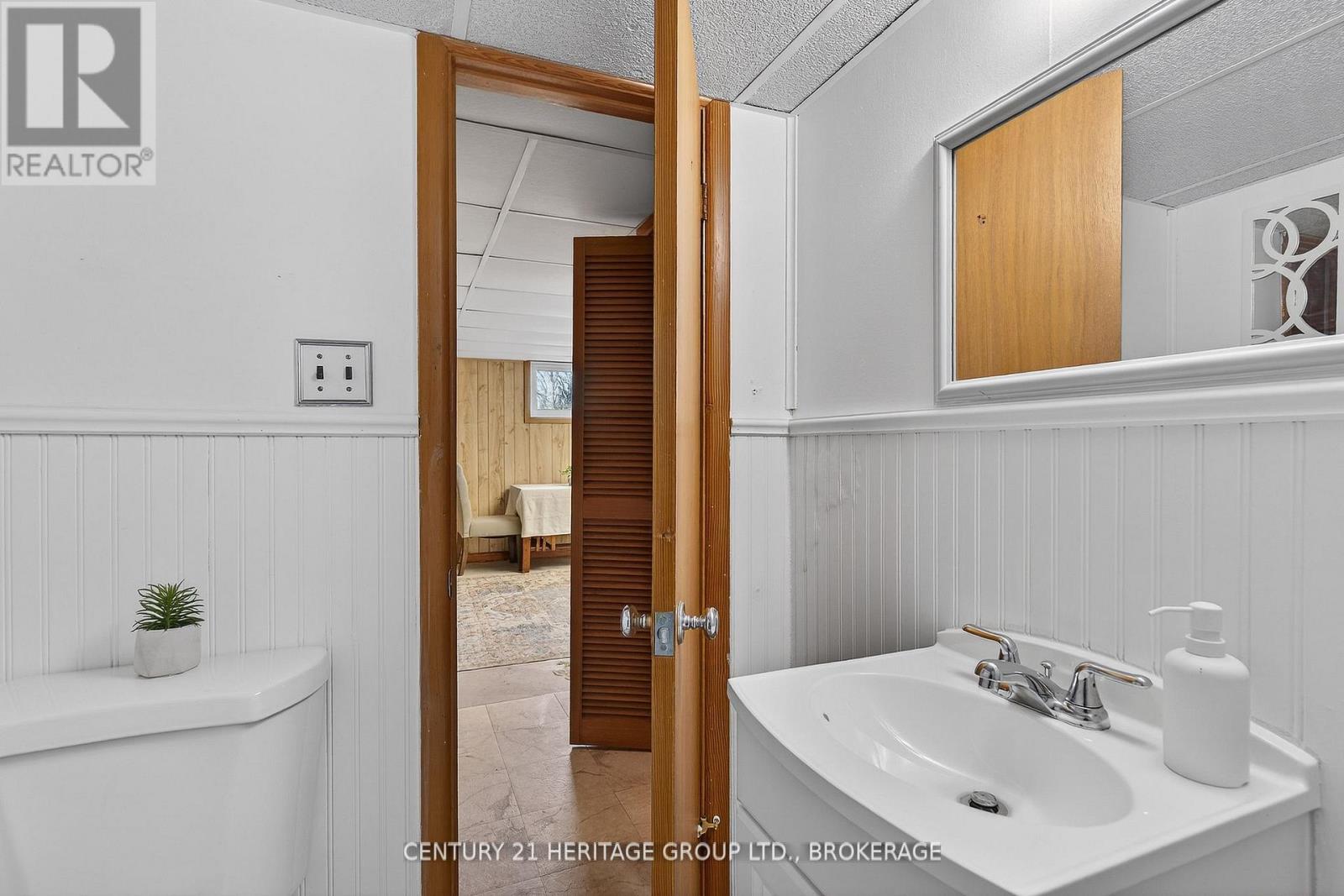 20 OAKRIDGE AVENUE - 38