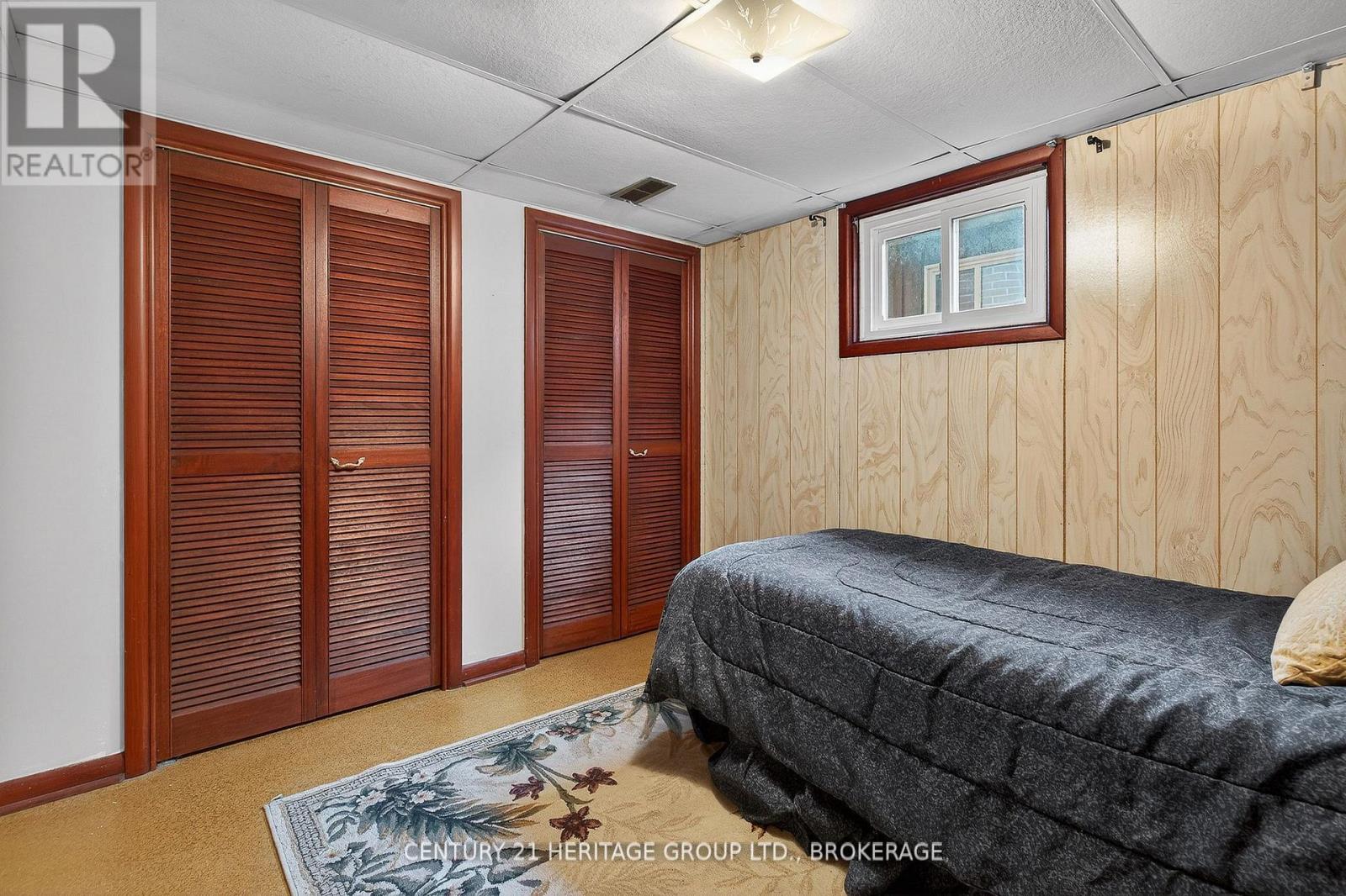 20 OAKRIDGE AVENUE - 36
