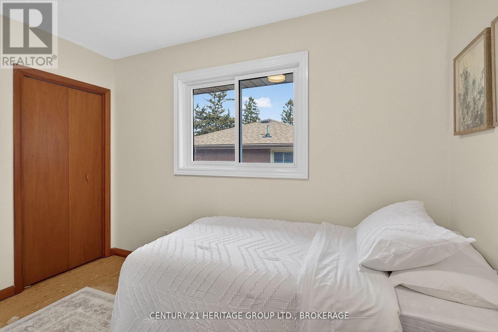 20 OAKRIDGE AVENUE - 28