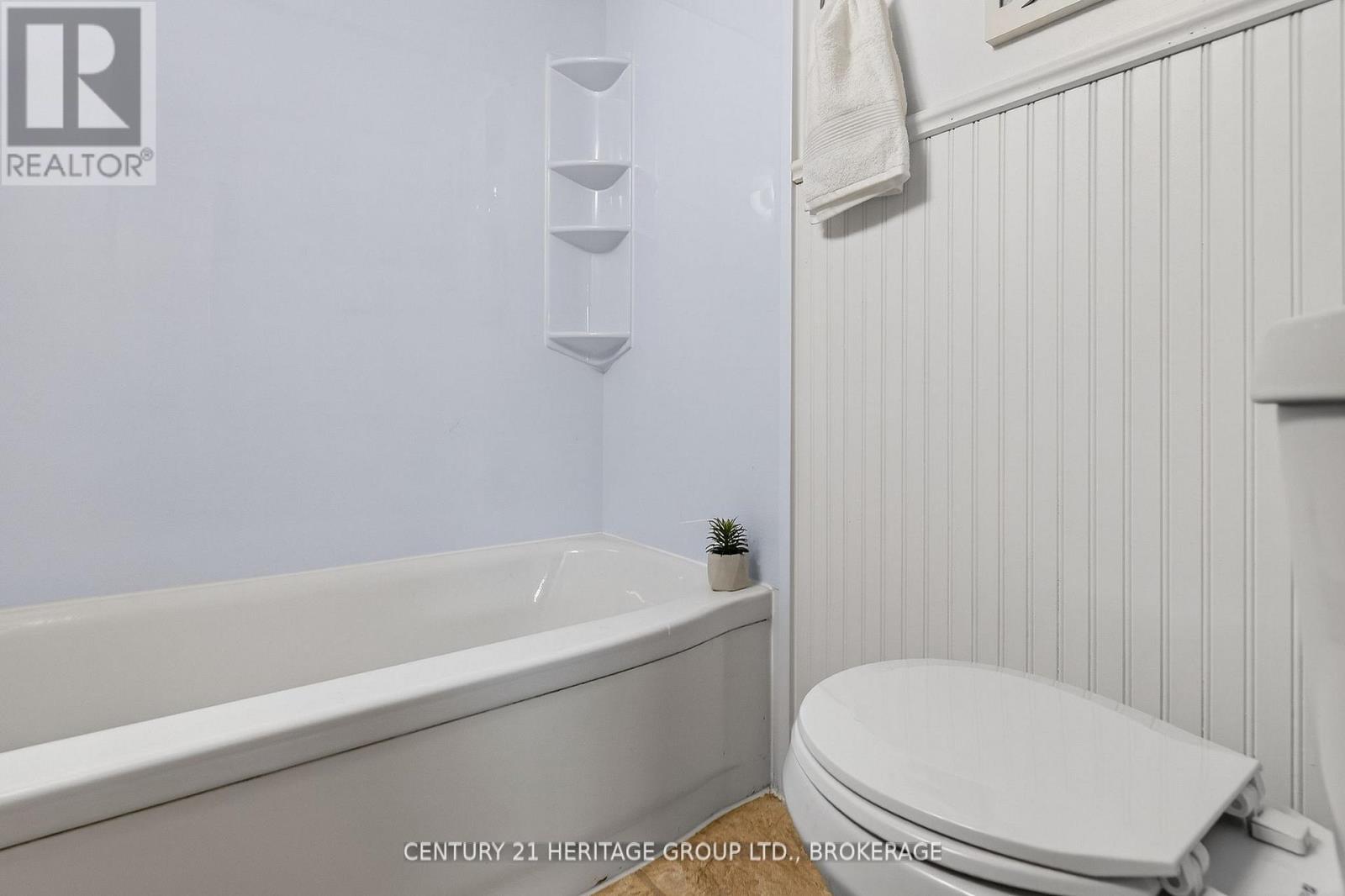 20 OAKRIDGE AVENUE - 37