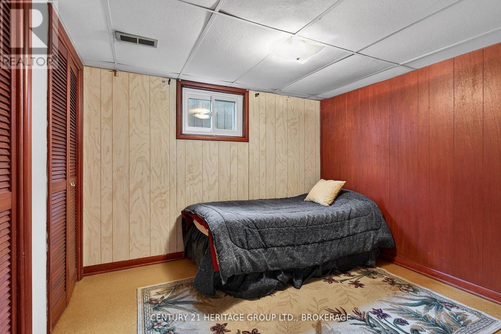 20 OAKRIDGE AVENUE - 35