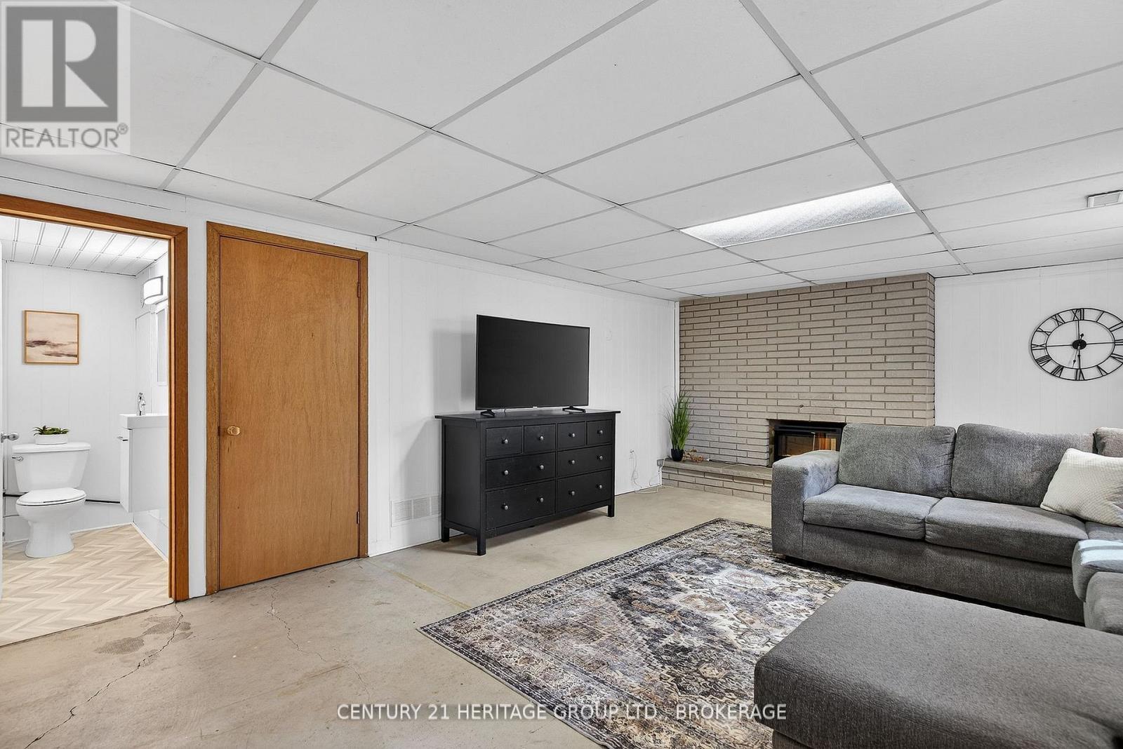 20 OAKRIDGE AVENUE - 42
