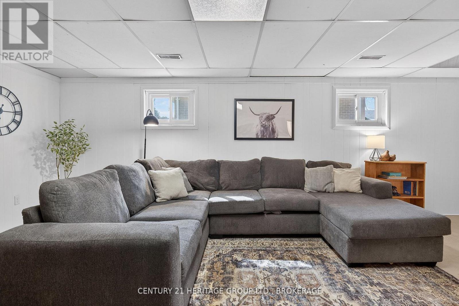 20 OAKRIDGE AVENUE - 45
