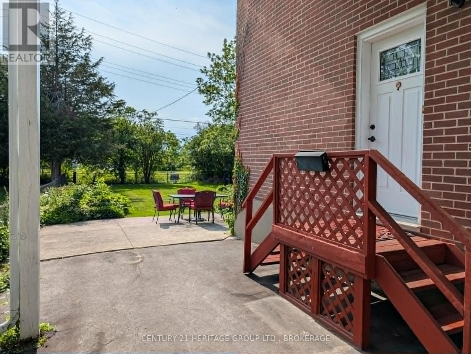 20 OAKRIDGE AVENUE - 5