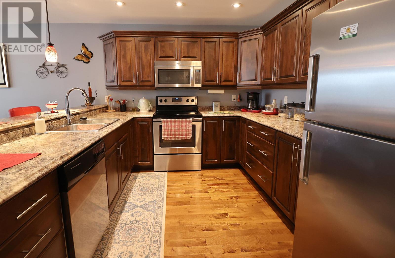 49 Royalty Road - 6
