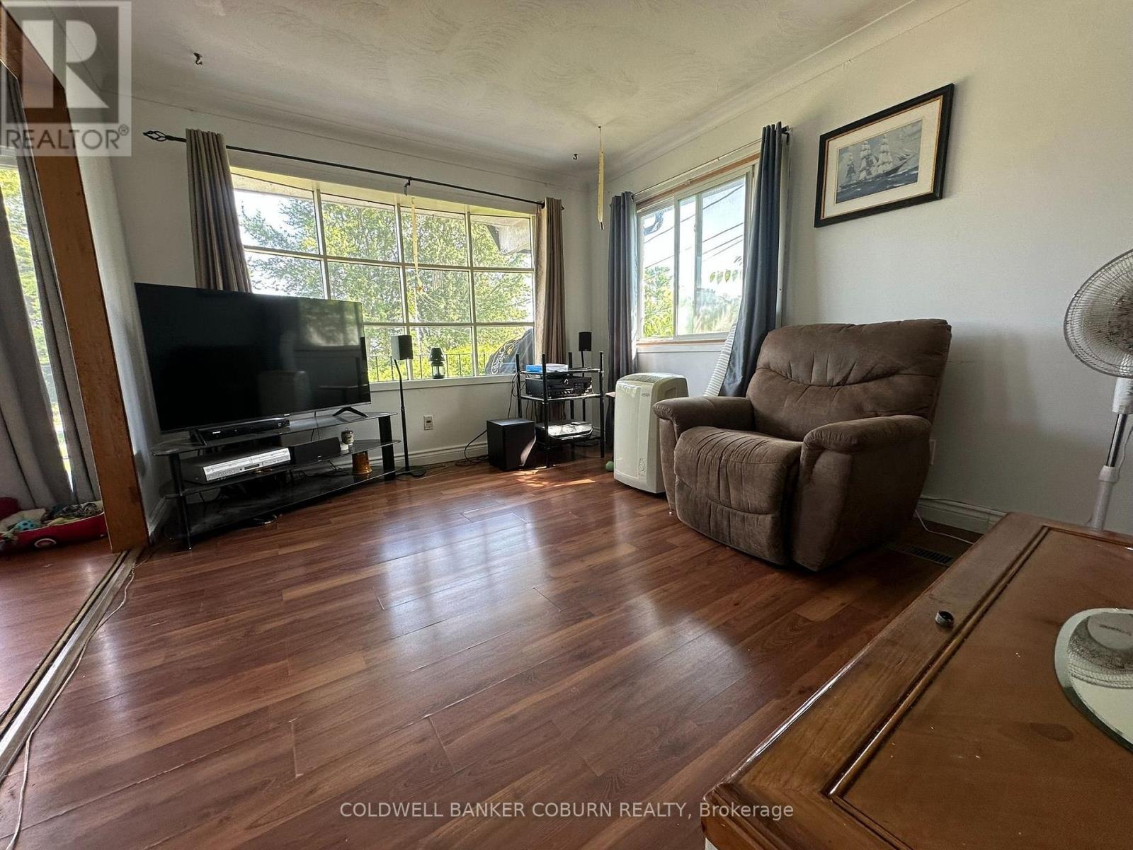2 MCLEAN BOULEVARD W - Image 5