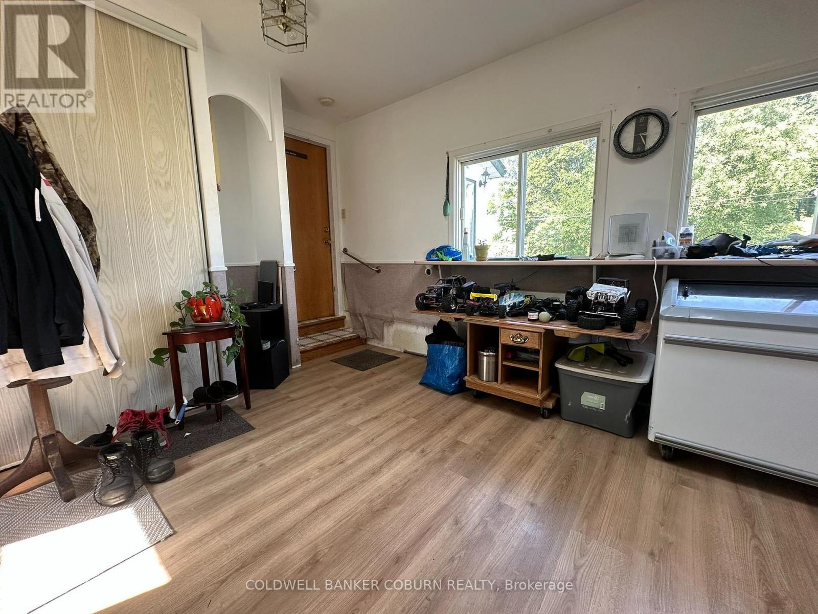 2 MCLEAN BOULEVARD W - Image 8