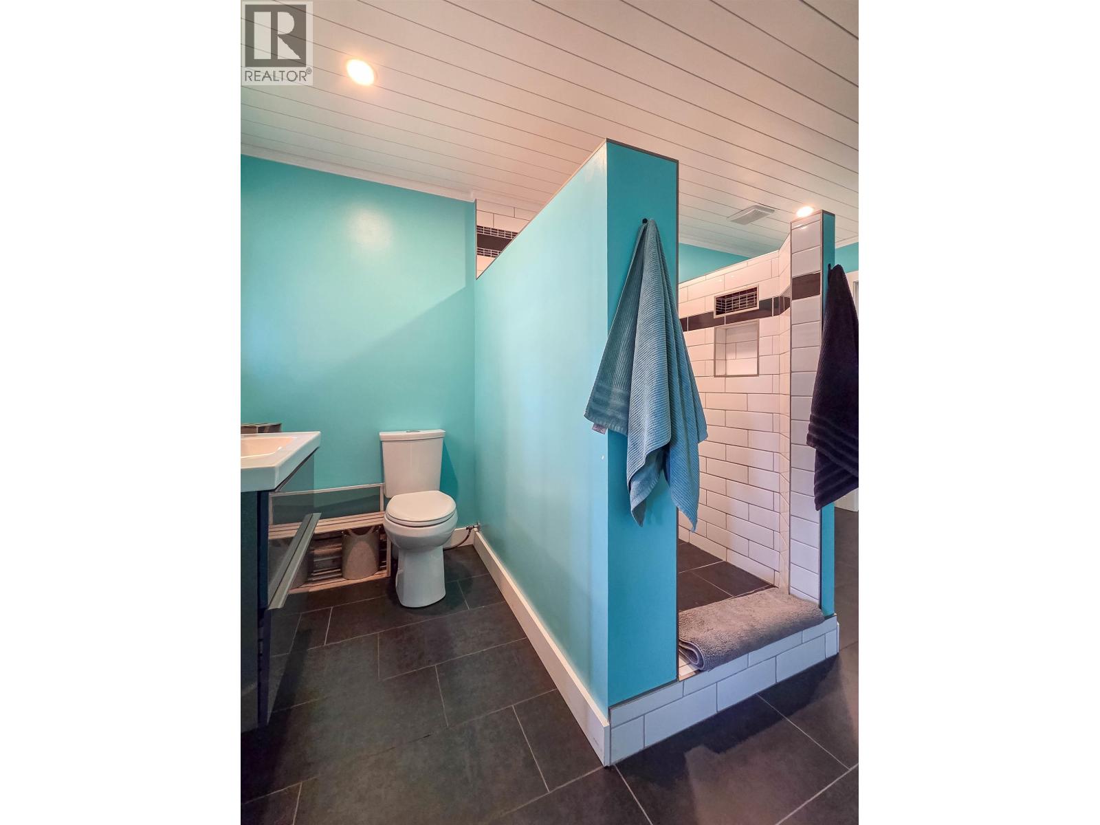 2325 OMINECA PLACE - 21