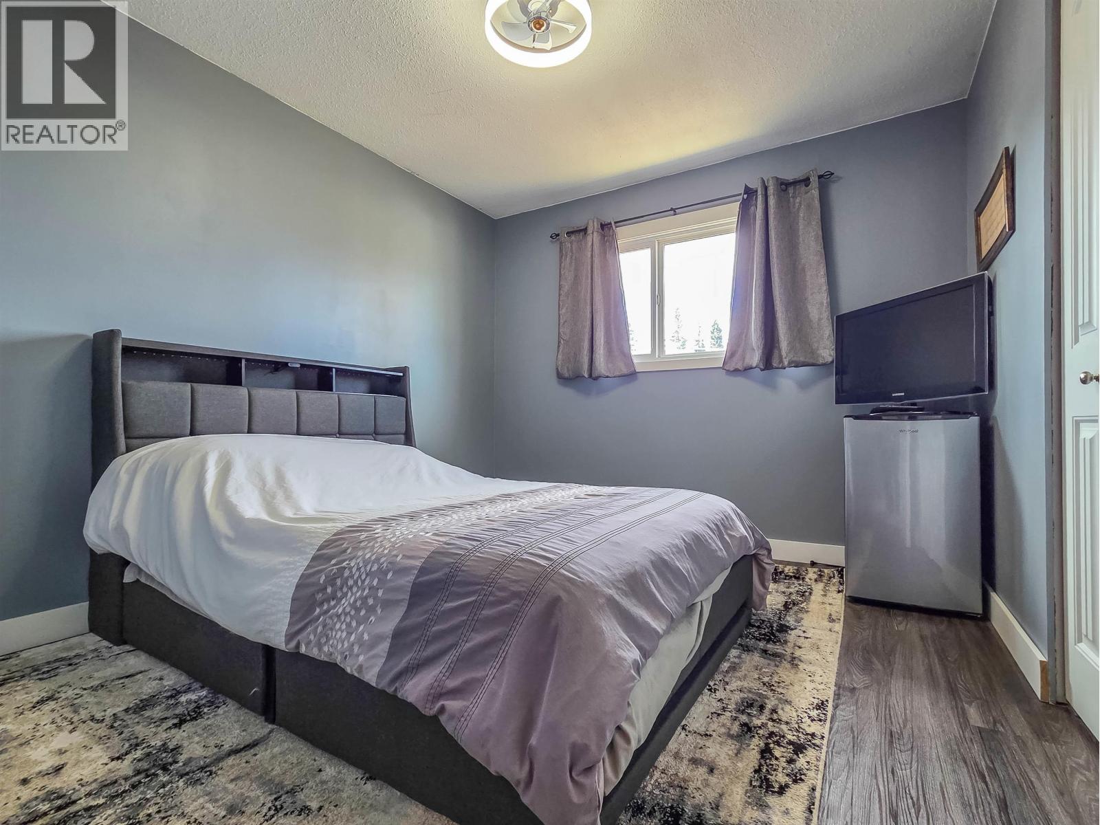 2325 OMINECA PLACE - 24