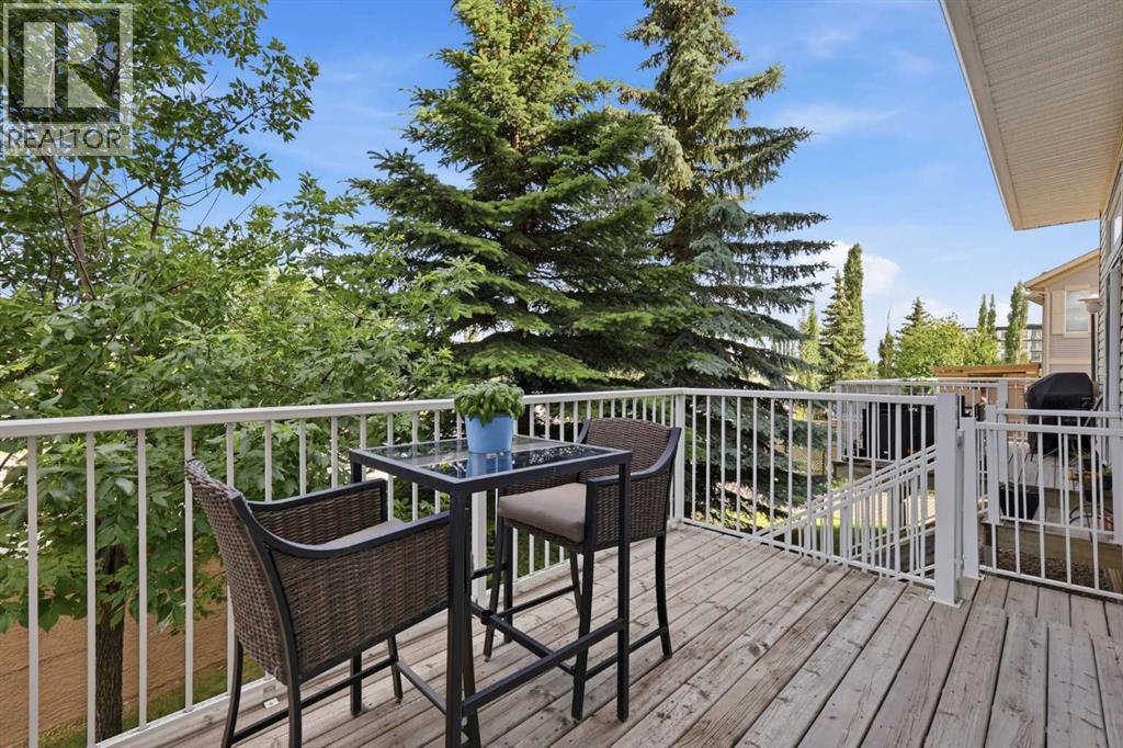 4 Cougar Ridge Mews SW - 8