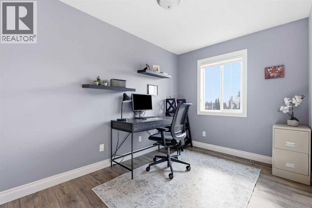 4 Cougar Ridge Mews SW - 23