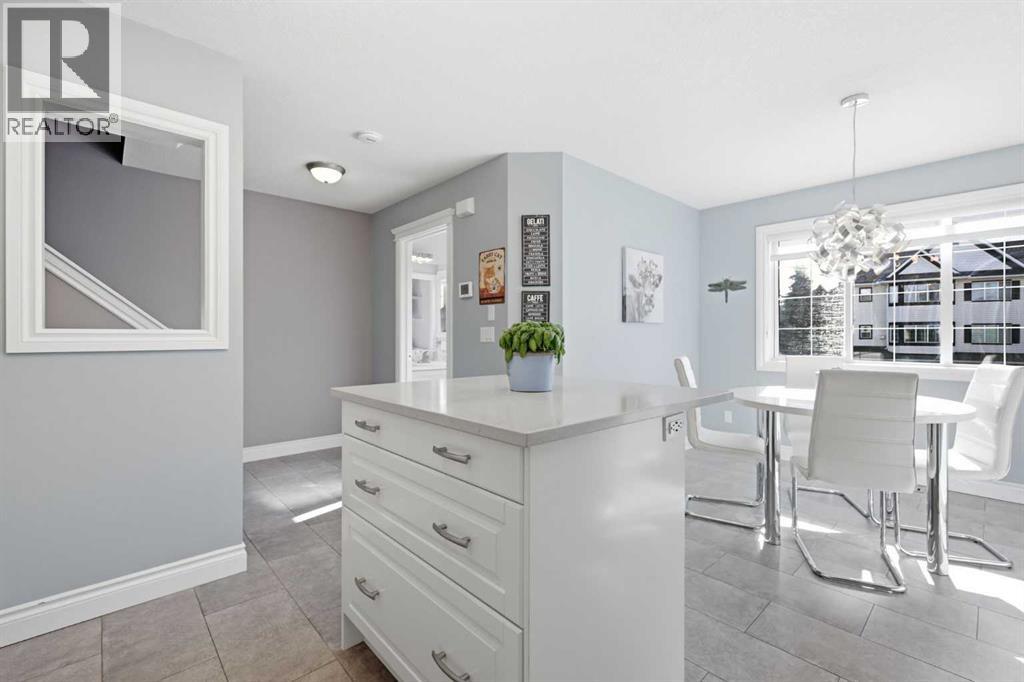4 Cougar Ridge Mews SW - 15