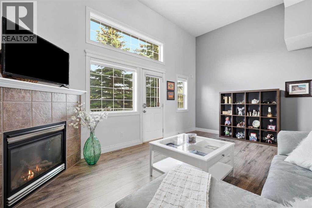 4 Cougar Ridge Mews SW - 6