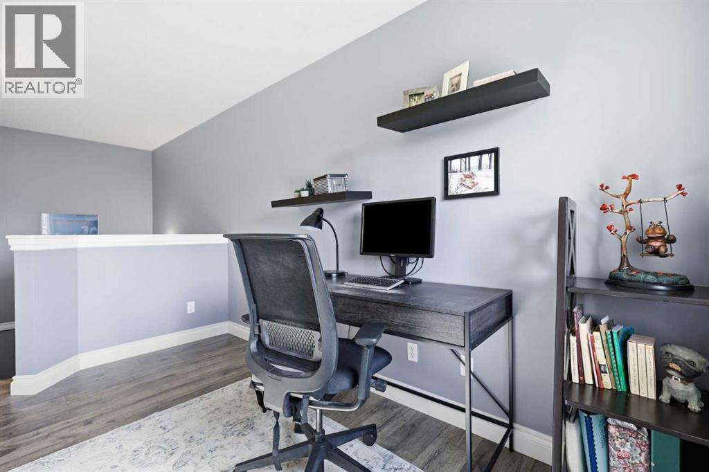 4 Cougar Ridge Mews SW - 21