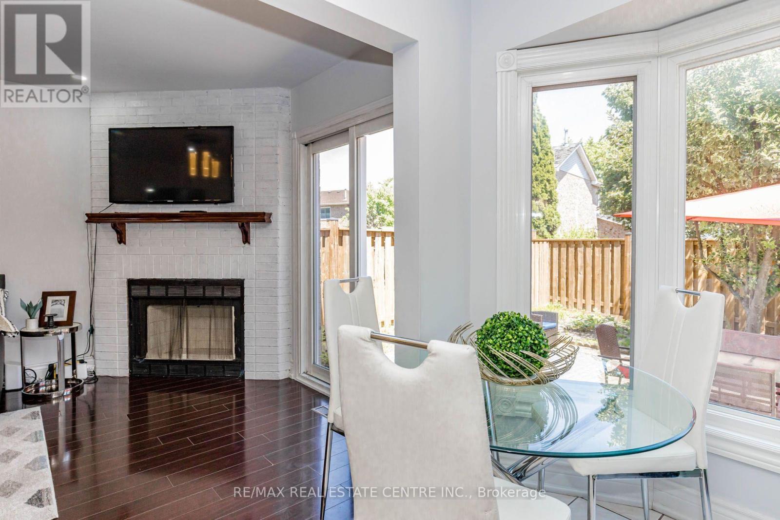 41 LETTY AVENUE - 12