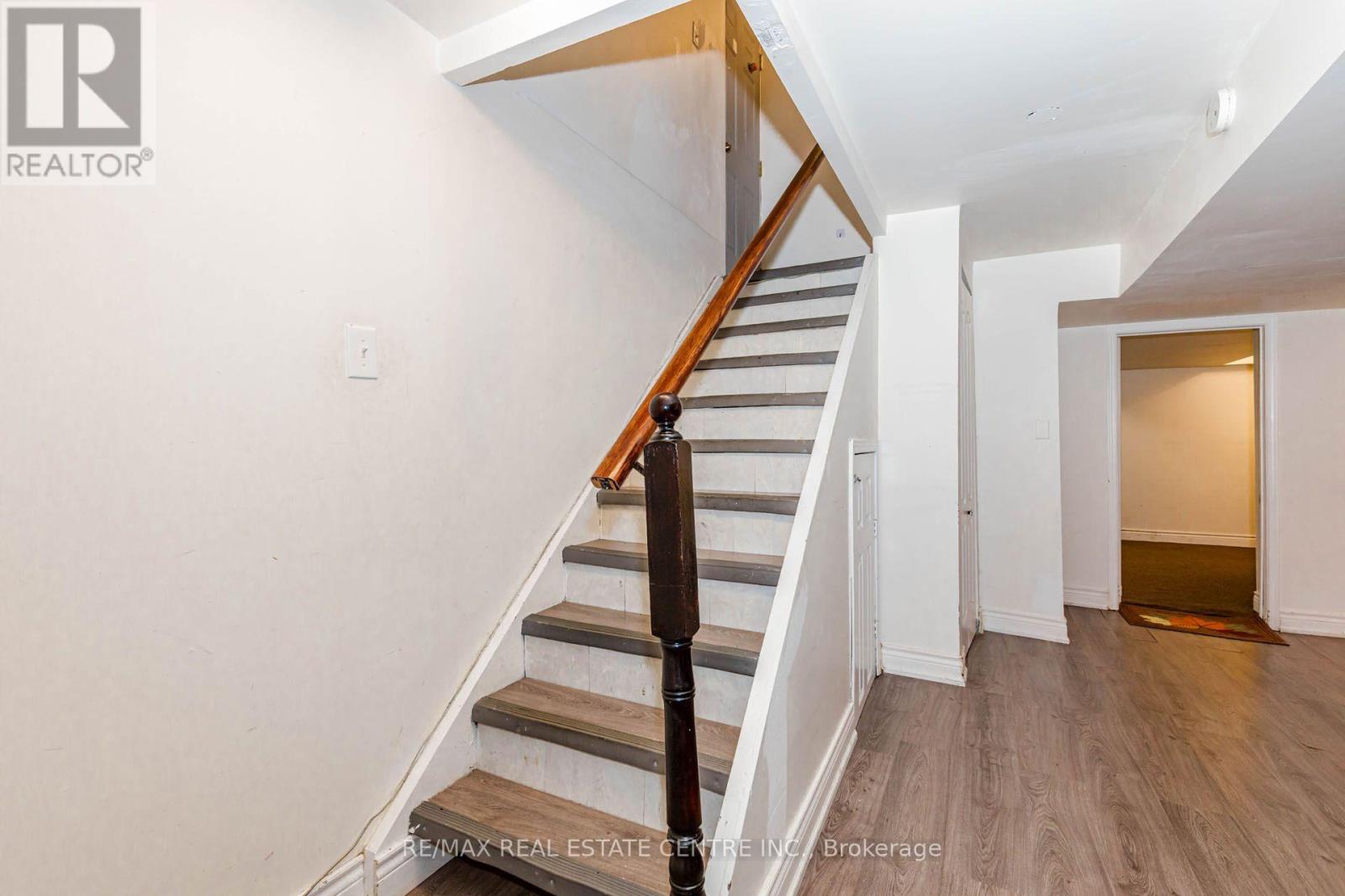 41 LETTY AVENUE - 23