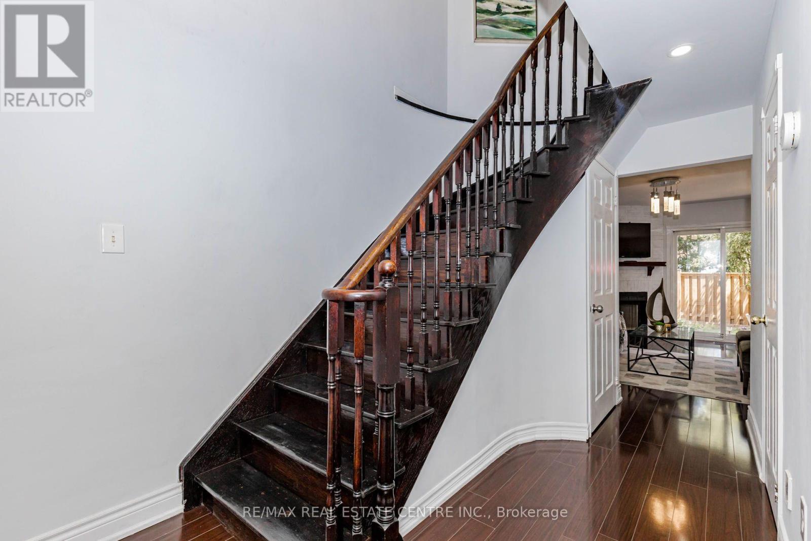 41 LETTY AVENUE - 16