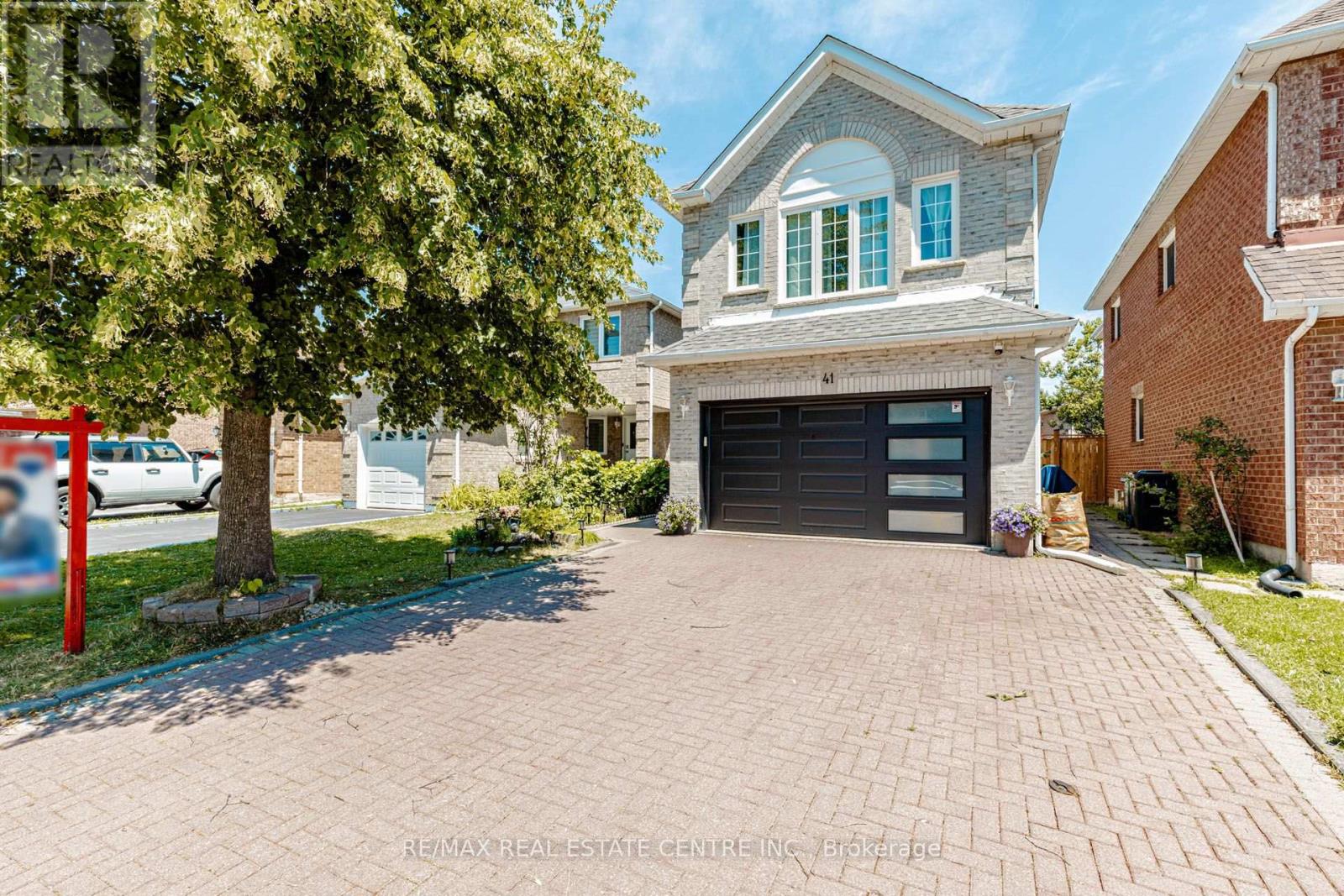 41 LETTY AVENUE - 30