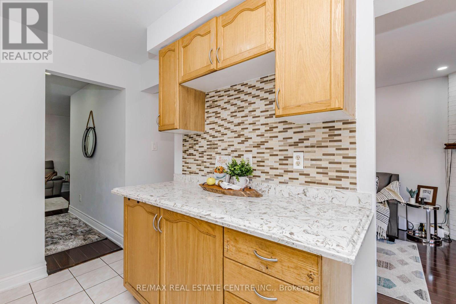 41 LETTY AVENUE - 11
