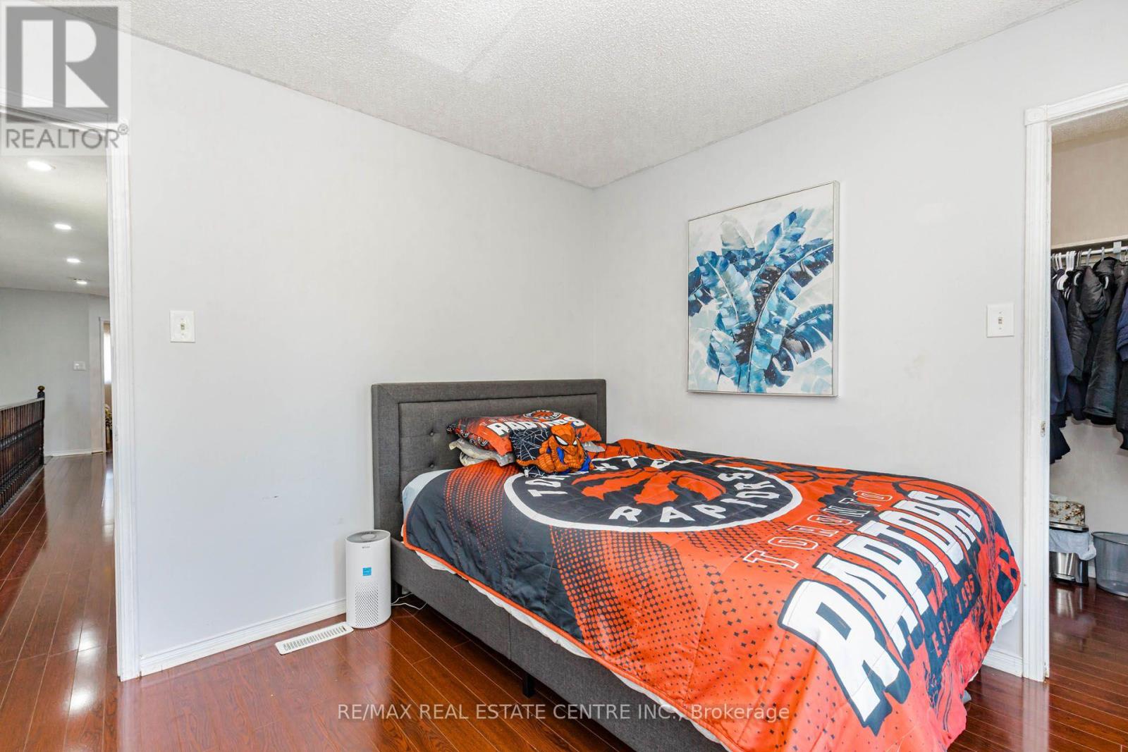 41 LETTY AVENUE - 19