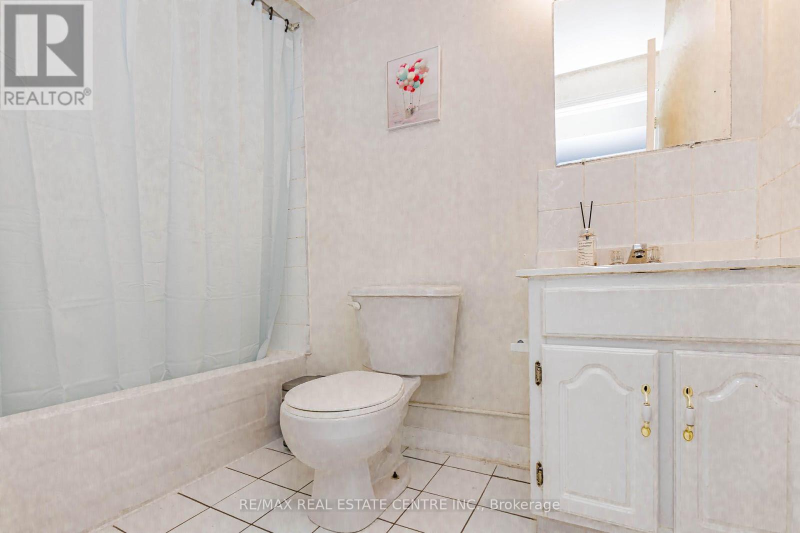 41 LETTY AVENUE - 27