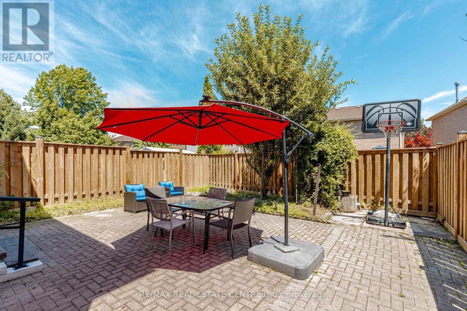 41 LETTY AVENUE - 28