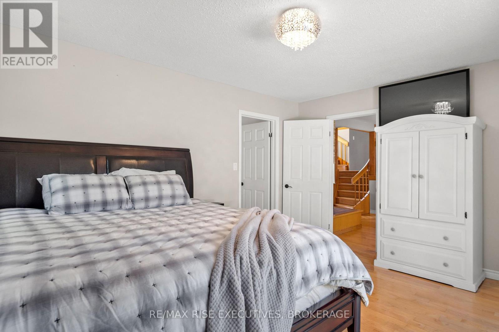 2 CREIGHTON DRIVE - 19