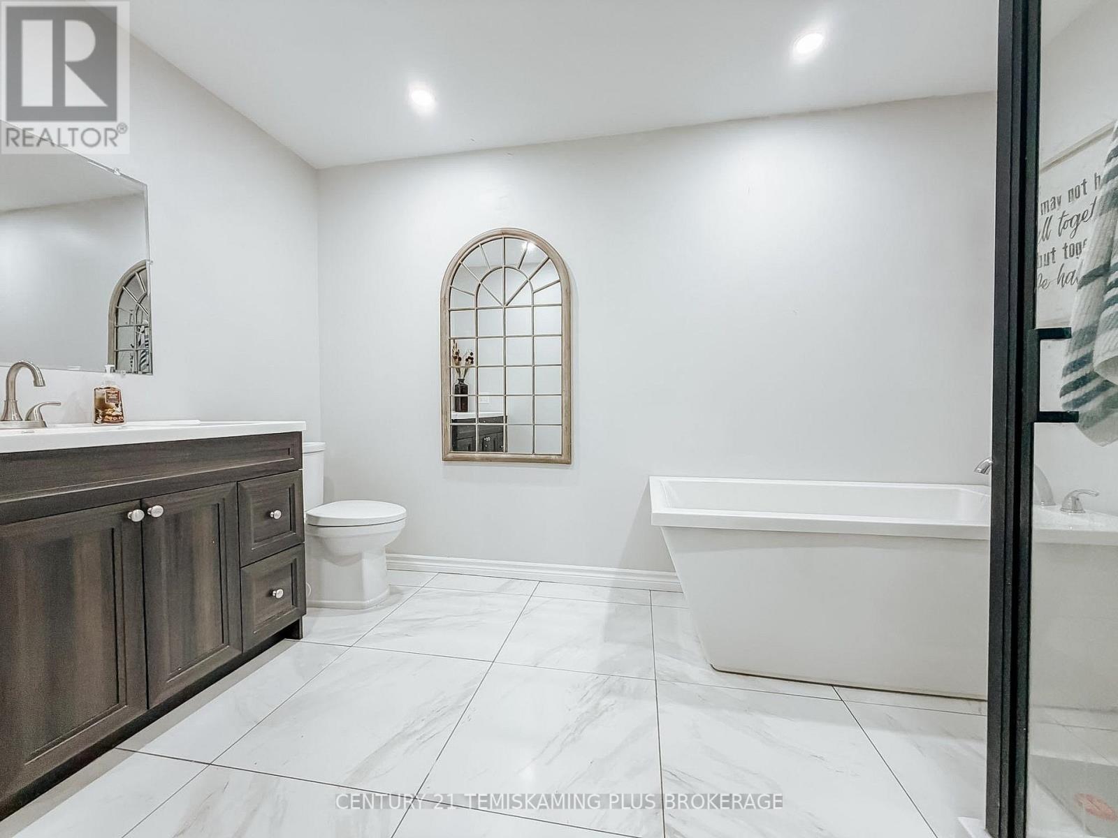 505544 AIRPORT DRIVE - Image 22