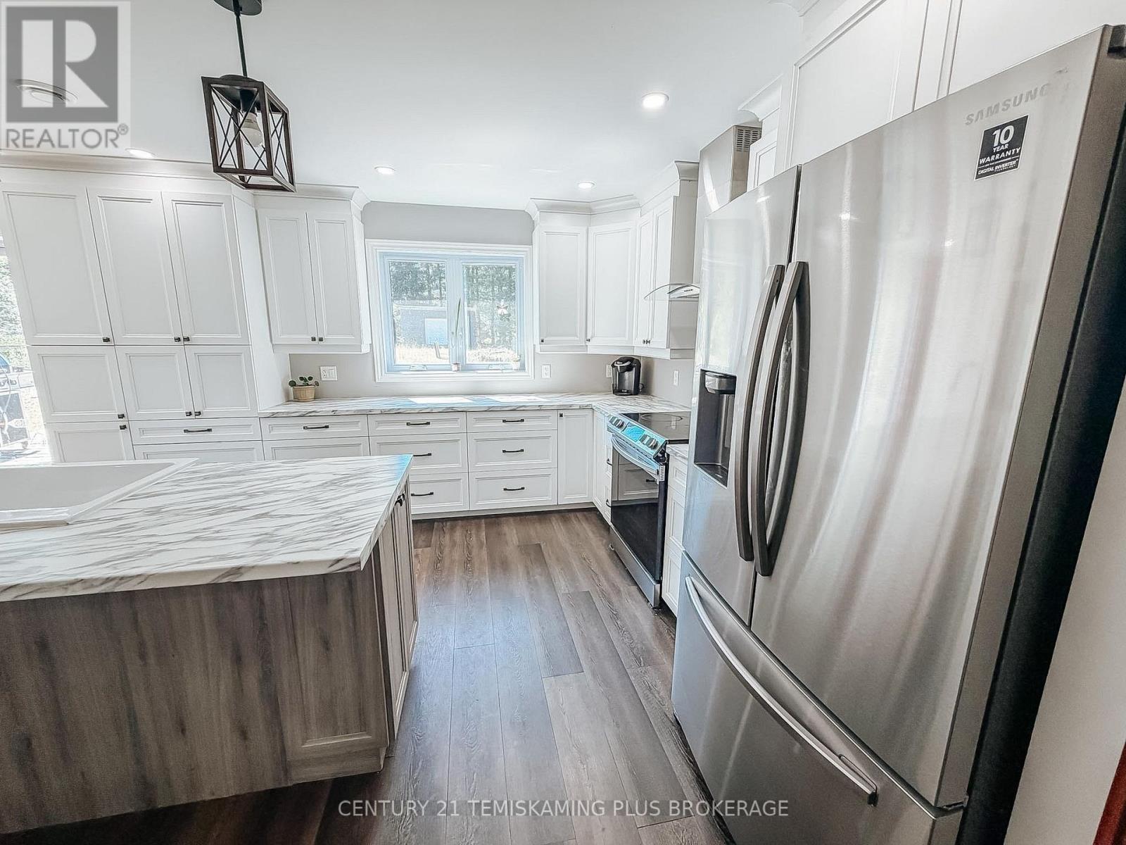 505544 AIRPORT DRIVE - Image 7