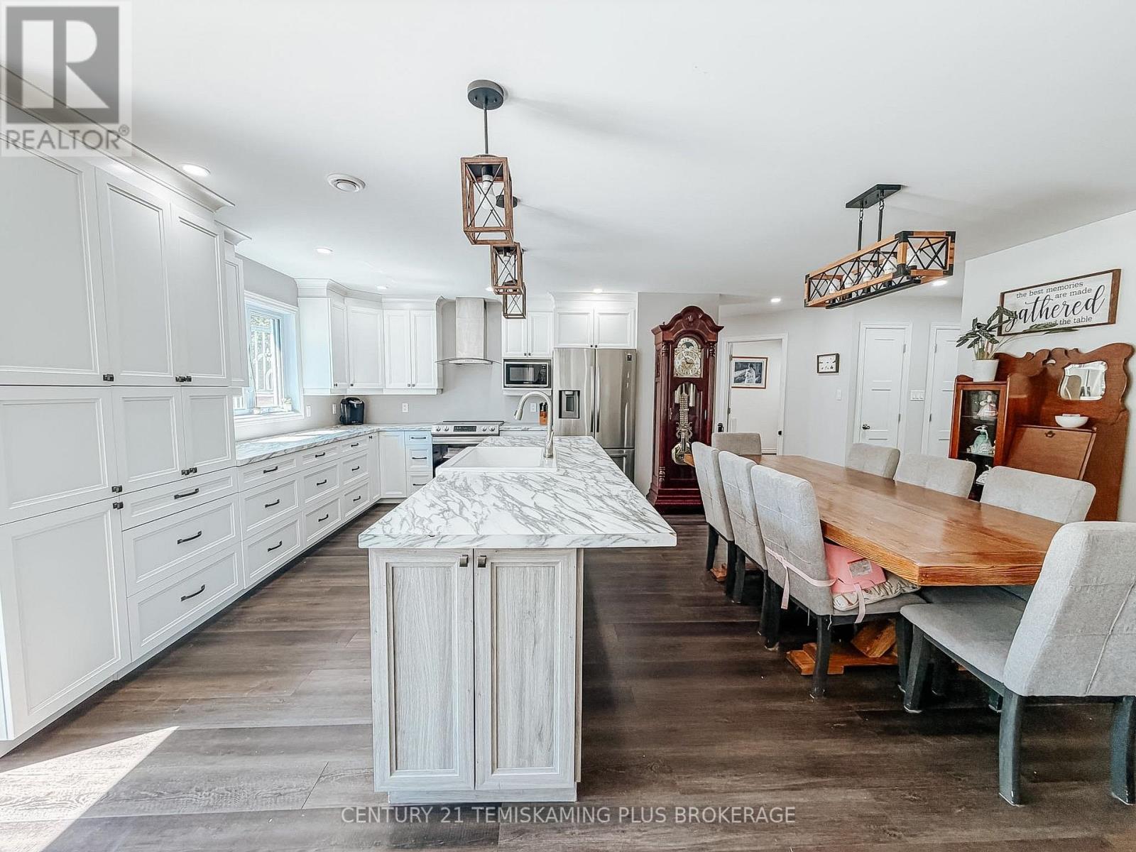 505544 AIRPORT DRIVE - Image 8