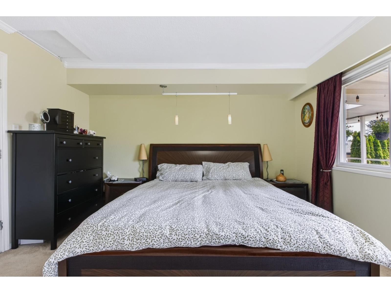13830 BLACKBURN AVENUE, White Rock