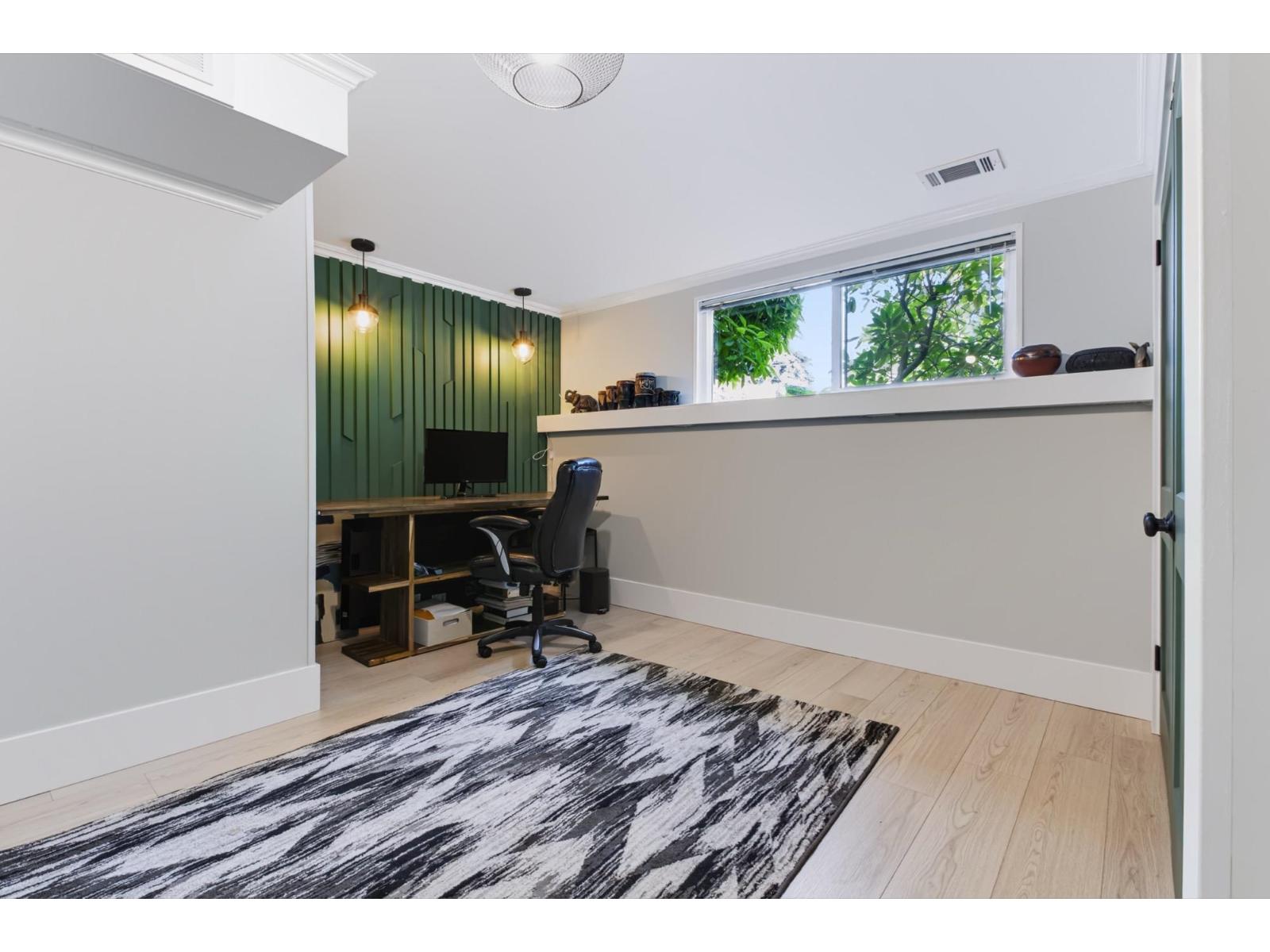 13830 BLACKBURN AVENUE, White Rock