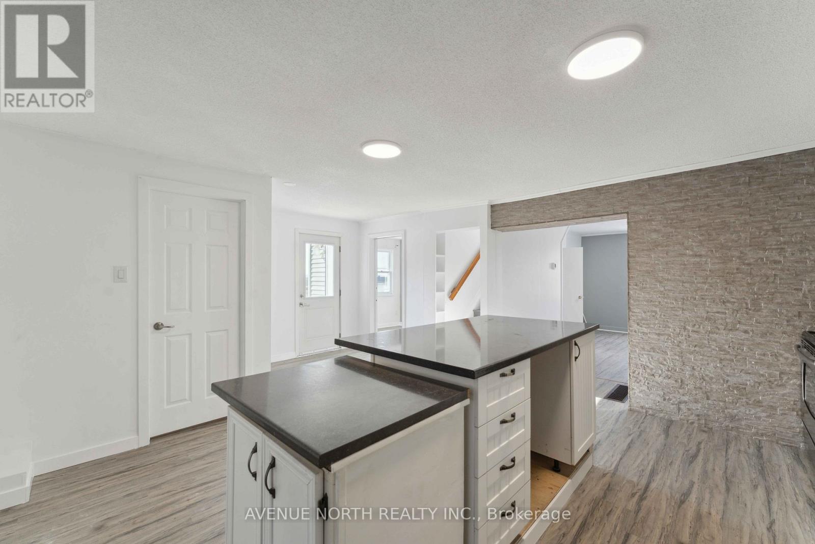 6958 NOTRE DAME STREET - 12