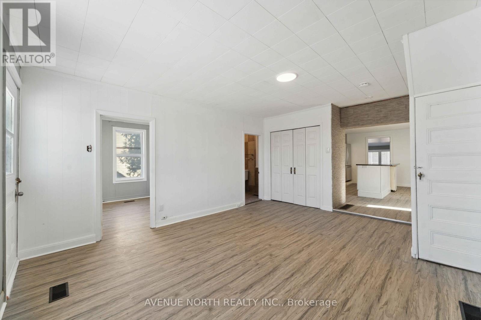 6958 NOTRE DAME STREET - 5