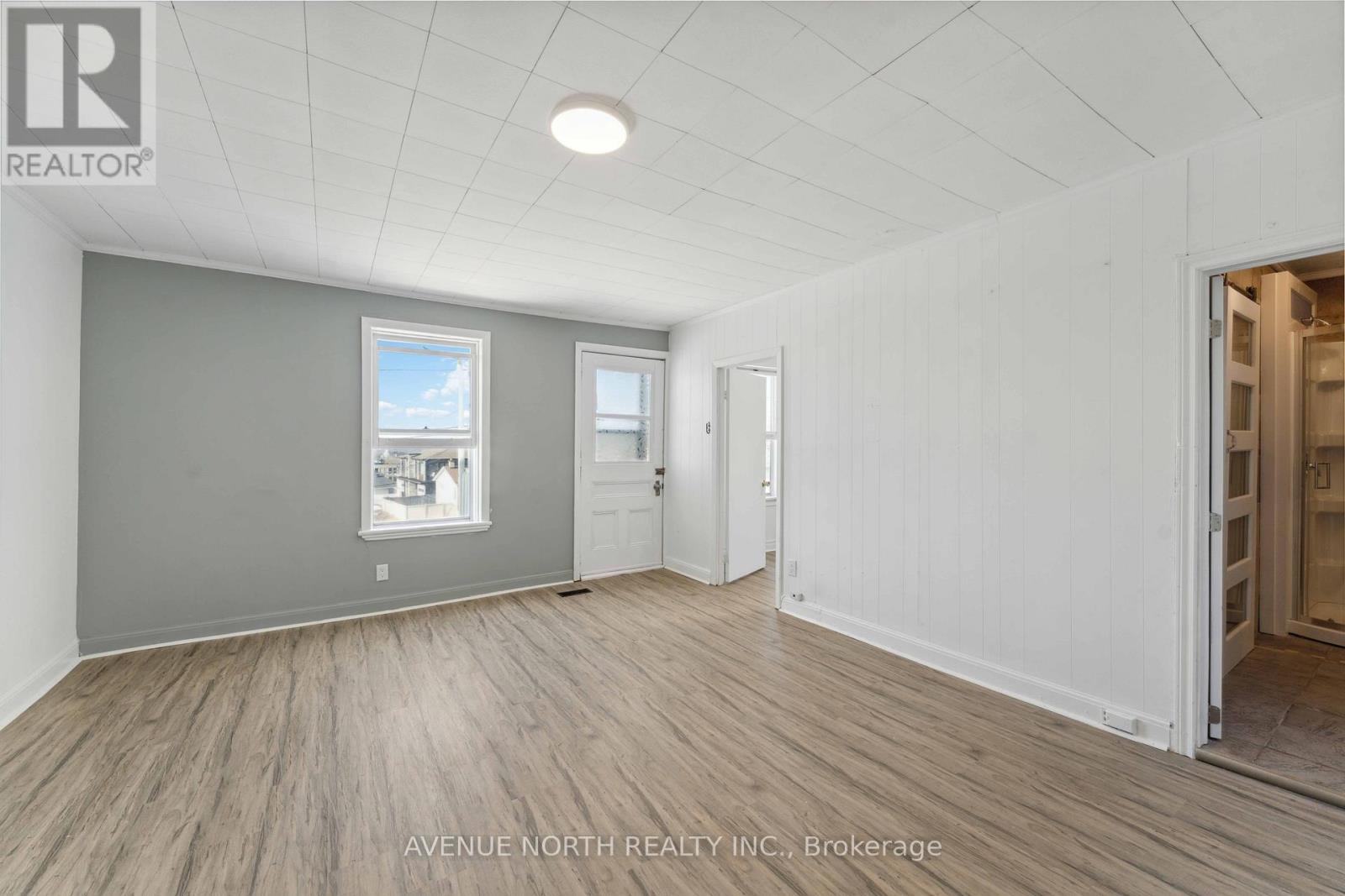 6958 NOTRE DAME STREET - 6