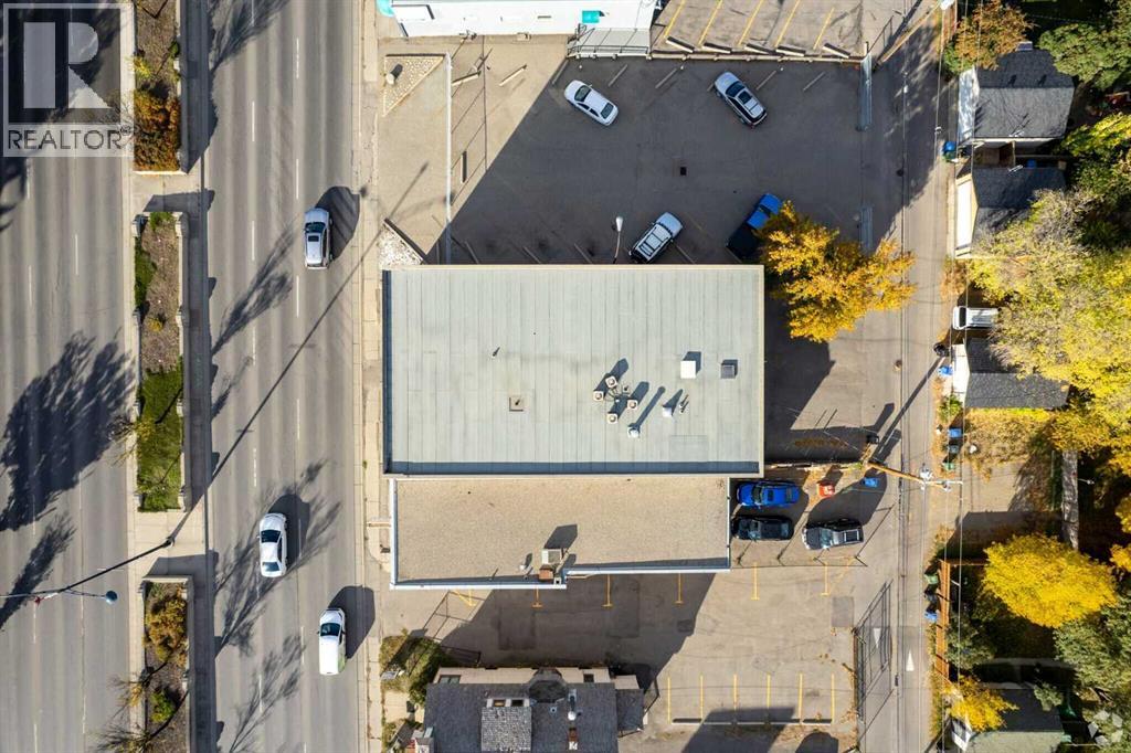 818 16 Avenue NW, Calgary — photo 2