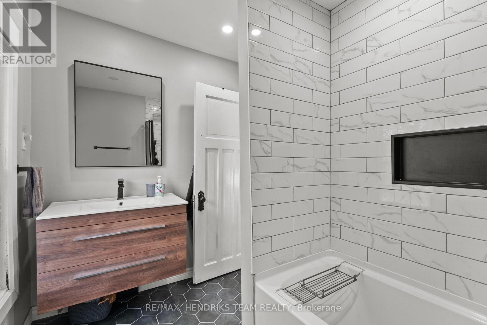 69 CHAPLIN AVENUE - 26