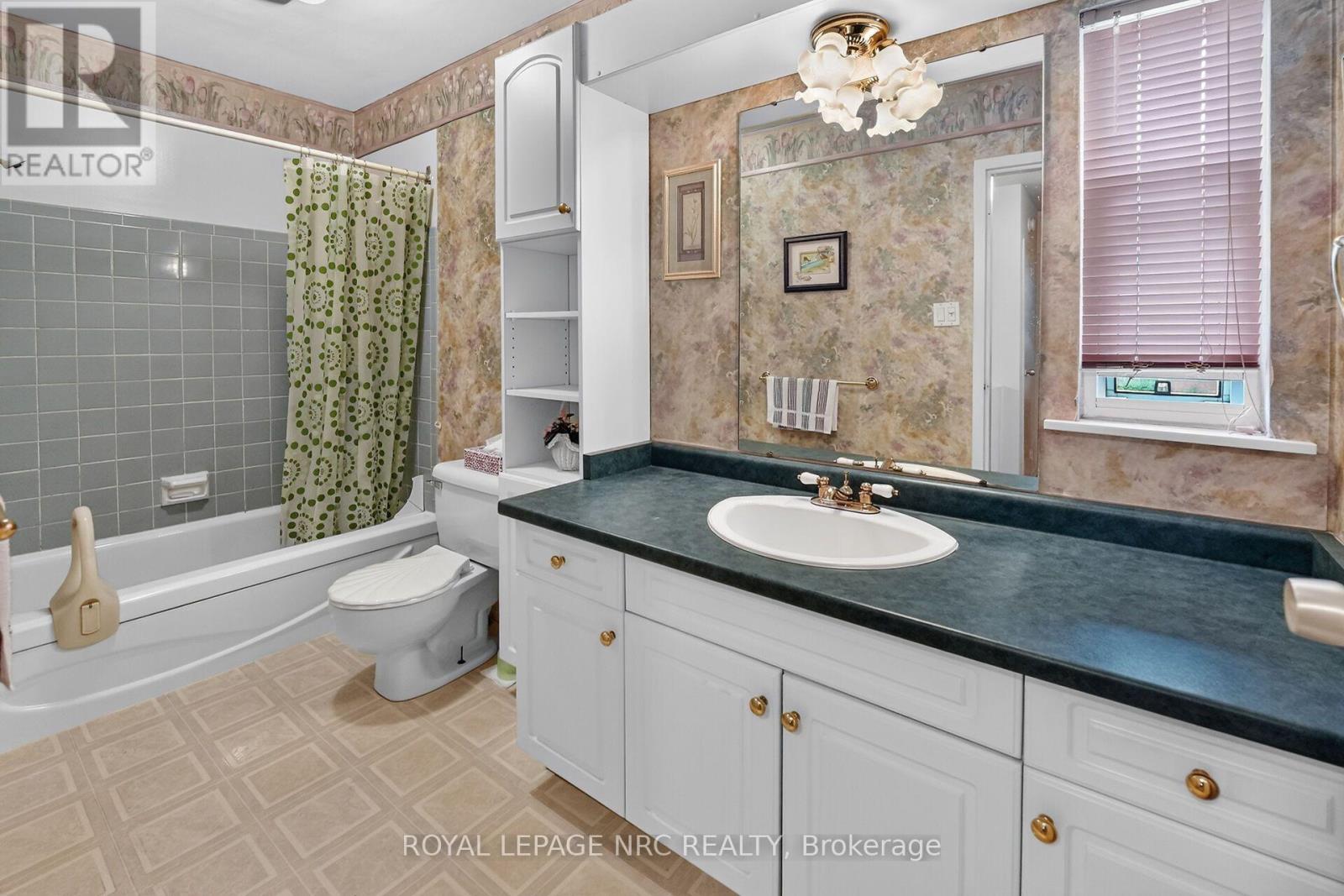 #62 6453 COLBORNE STREET - 11